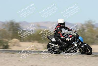 media/Dec-01-2025-Moto Forza (Mon) [[2daa91e15f]]/3-Beginner Group/Session 2 (Turn 7 Inside Pans)/